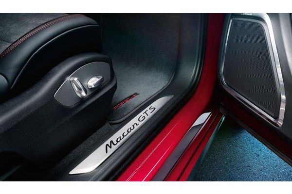 Porsche Macan 2021: ceny, fotografie, funkce, specifikace, Autobrezik