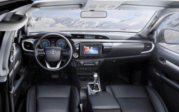 Toyota Hilux 2022: Interiér, motor a úpravy