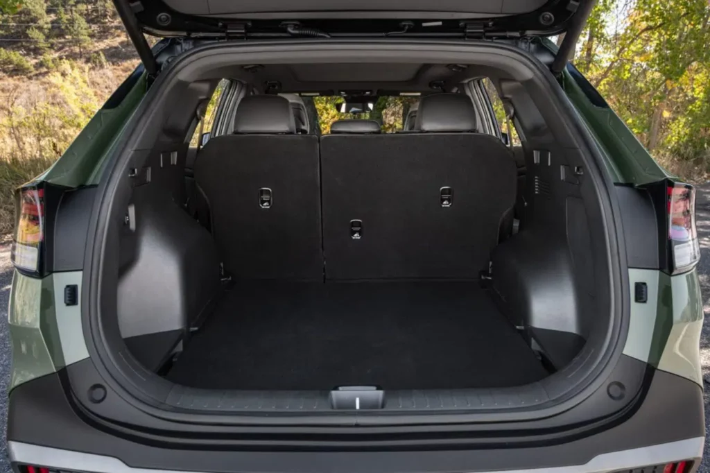 Kia Sportage 2023: Interiér, motor a úpravy