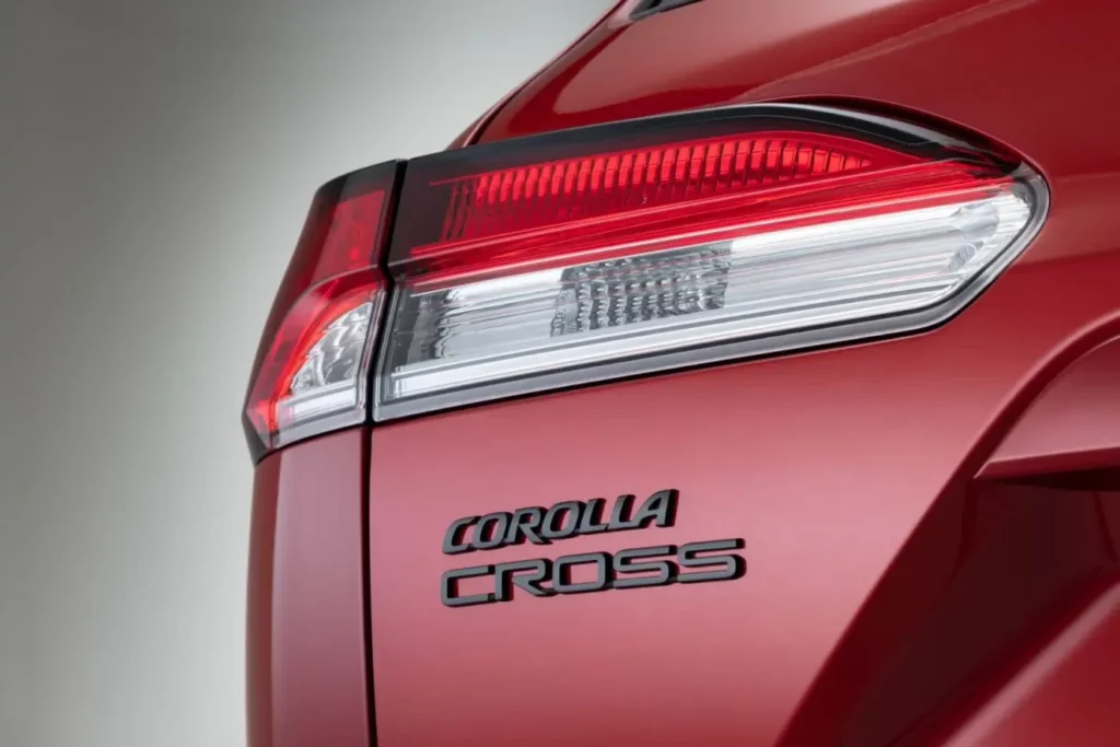 Toyota Corolla Cross Hybrid 2023: Specifikace, cena, datum vydání, Autobrezik
