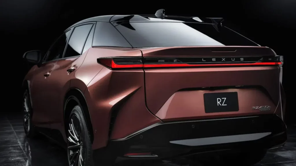 Lexus RZ 2023: Interiér, motor a úpravy