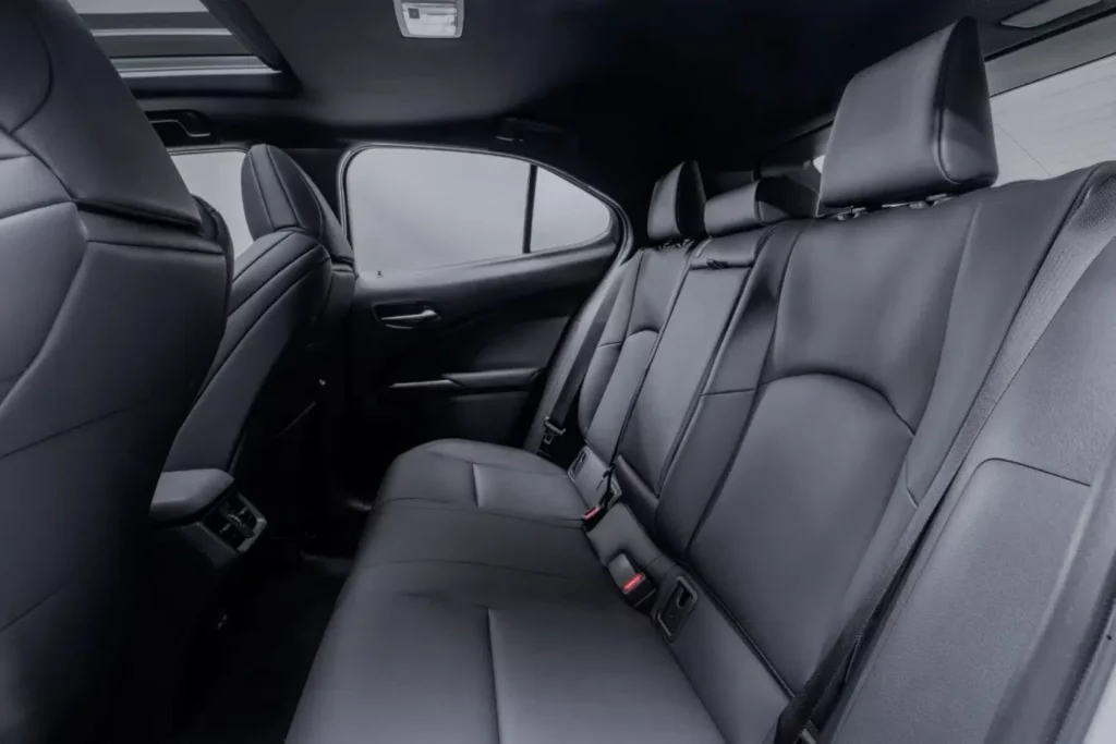 Lexus UXh 2023: Specifikace, cena, datum vydání, Autobrezik