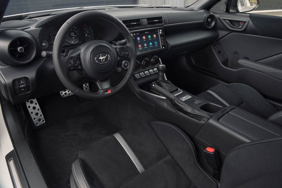 Toyota GR86 2023: Interiér, motor a úpravy