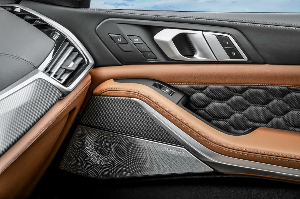 BMW X5 M 2023: ceny, interiér, technická data