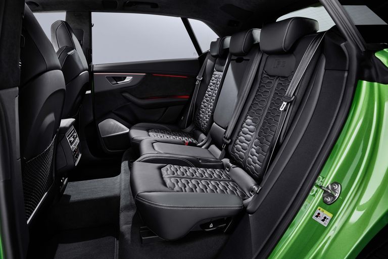 Audi RS Q8 2023: Interiér, motor a úpravy