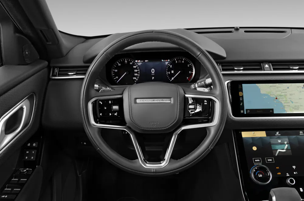 Range Rover Velar 2023: Interiér, motor a úpravy