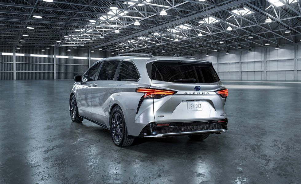 Toyota Sienna 2023: spotřeba, technická data, cena