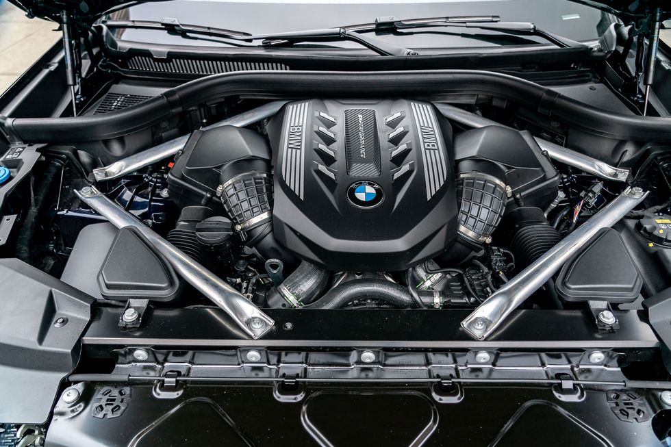 BMW X5 2023: Interiér, motor a úpravy