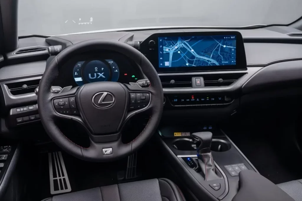 Lexus UX 250h 2024: Interiér, motor a úpravy