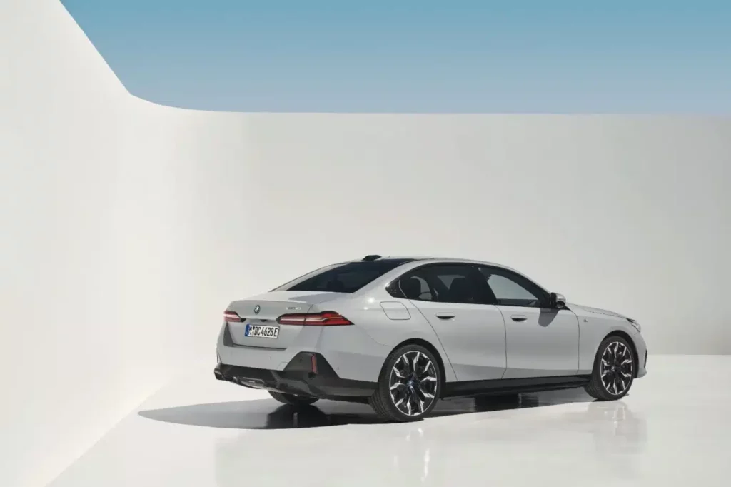 BMW 5 2024: ceny a vlastnosti