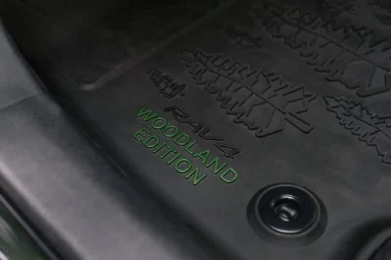 Toyota RAV4 Hybrid 2024: interiér, motor a změny